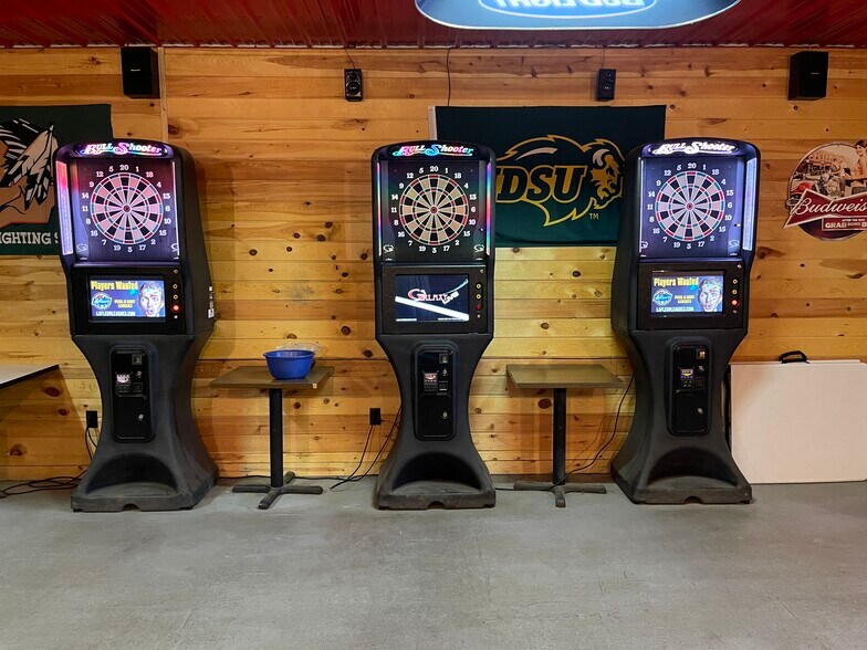 More Photos Of 203 Whinery, Binford Casino For Sale