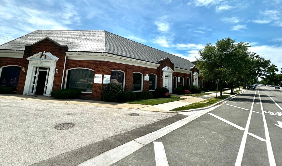 More Photos Of 776-784 Busse Hwy, Park Ridge Office Residential For Sale
