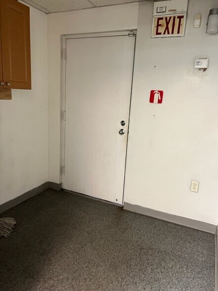 More Photos Of 12900-12940 SW 133rd Ct, Miami Office Residential For Lease