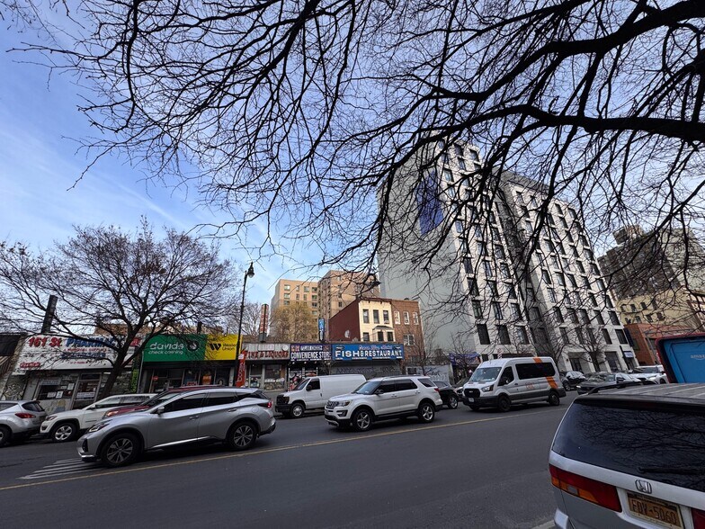 More Photos Of 279 E 161st St, Bronx General Retail For Sale