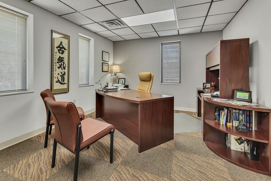 More Photos Of 277 Wilson Pike Cir, Brentwood Office For Sale