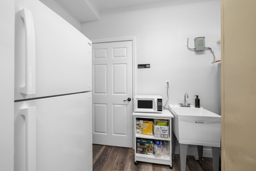 More Photos Of 815 S Howard Ave, Tampa Medical For Sale