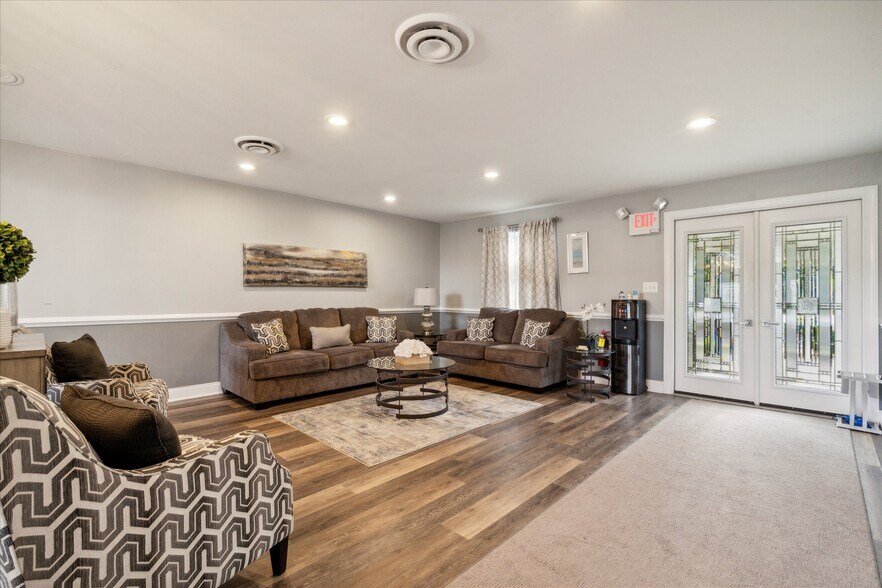 More Photos Of 1584 Parkside Ave, Trenton General Retail For Sale