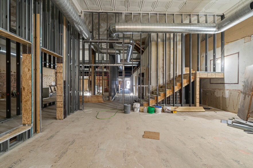 More Photos Of 1309 Tower Ave, Superior Restaurant For Sale