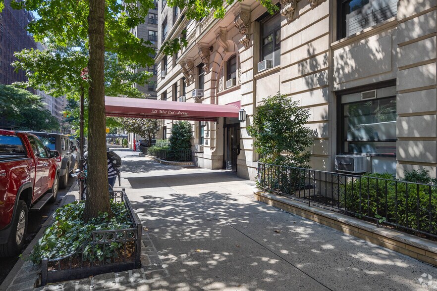 More Photos Of 525 West End Ave, New York Apartments For Lease