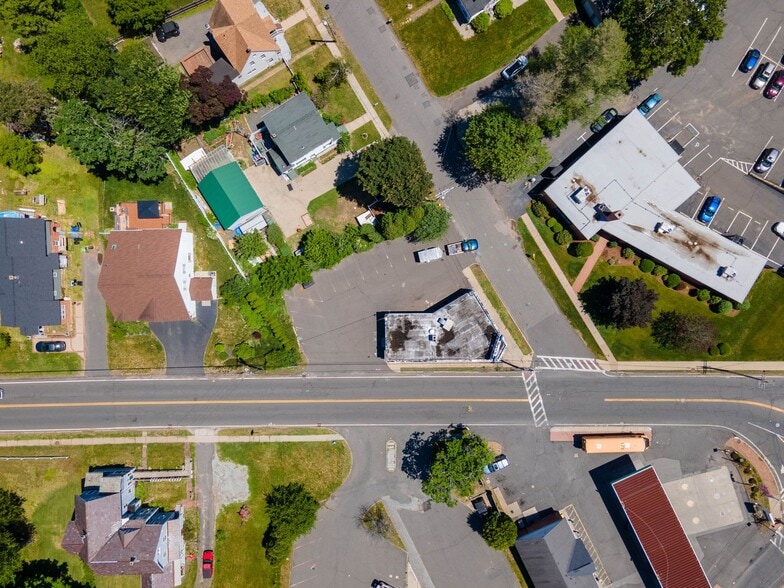 More Photos Of 55 White Ave, East Longmeadow Freestanding For Lease