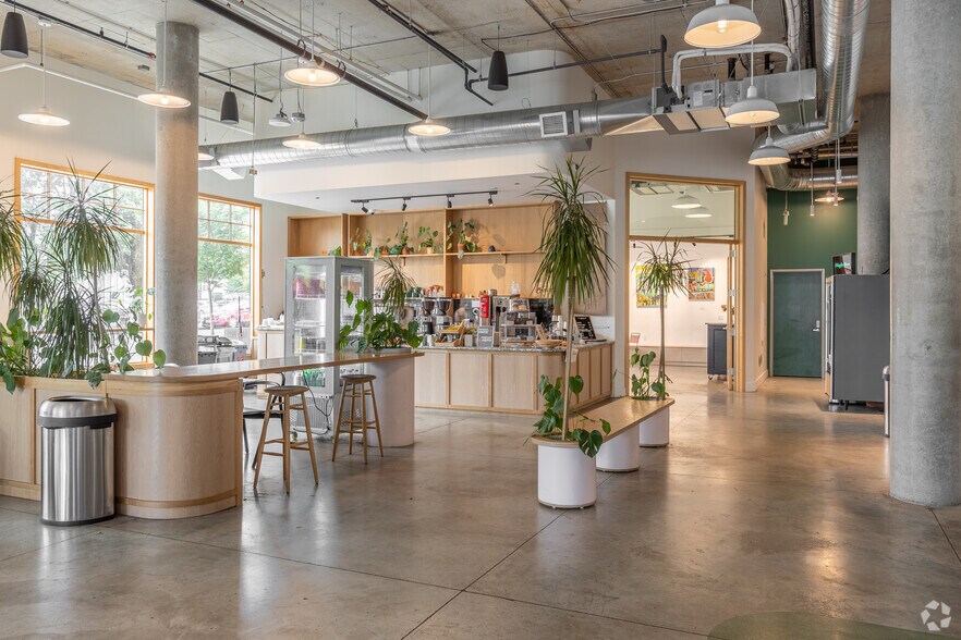 More Photos Of 1616 E Burnside St, Portland Hotel For Sale