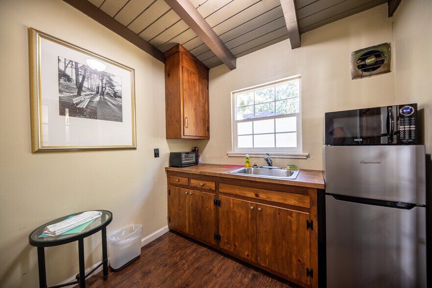 More Photos Of 735 Emerald Bay Rd, South Lake Tahoe Hotel For Sale