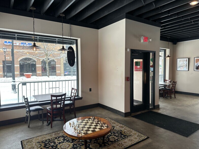 More Photos Of 444 3rd St, Niagara Falls Office For Lease