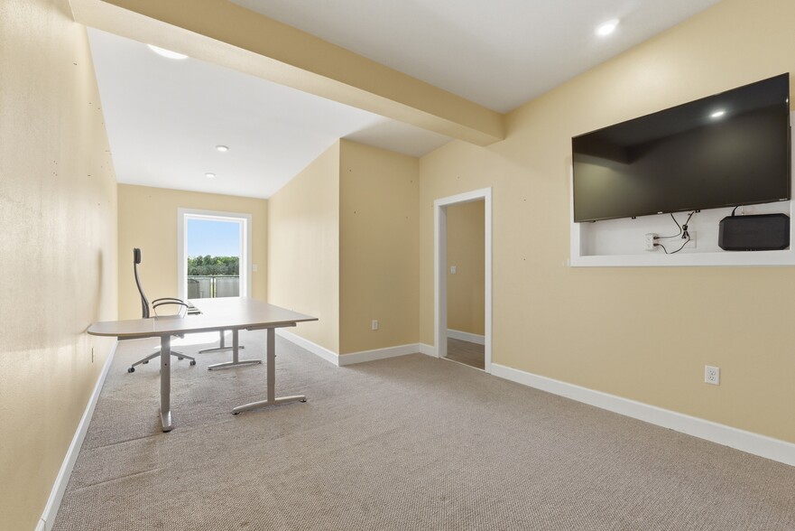 More Photos Of 8600 Airport Blvd, Leesburg Airplane Hangar For Sale