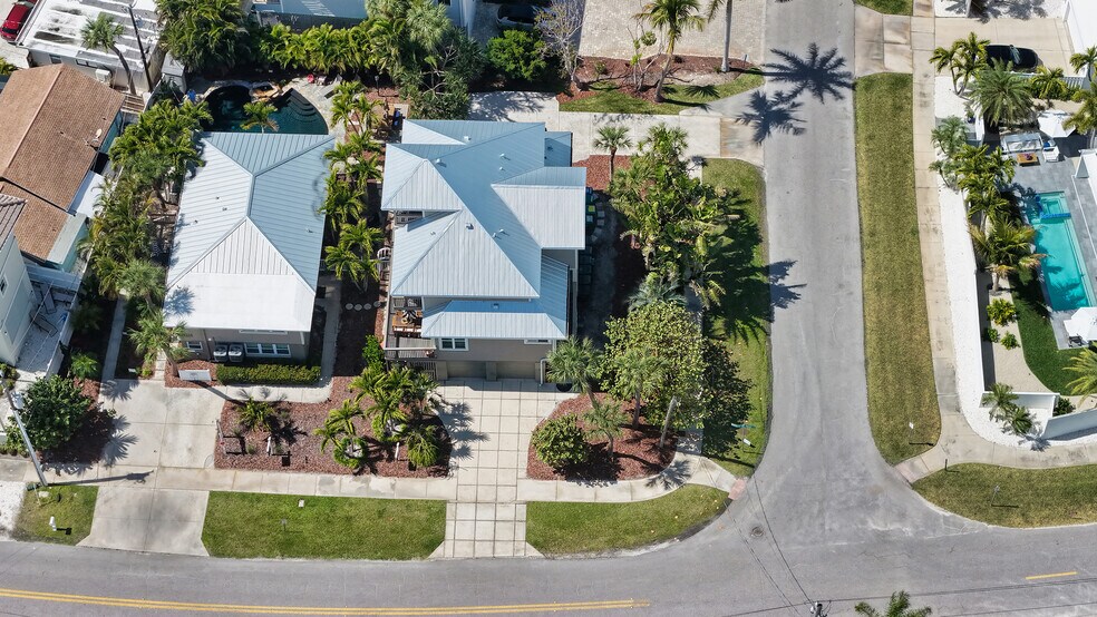More Photos Of 5610 AVENIDA DEL MARE, Sarasota Specialty For Sale