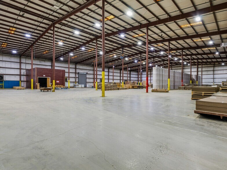 More Photos Of 90 Christ School Rd, Arden Distribution For Lease