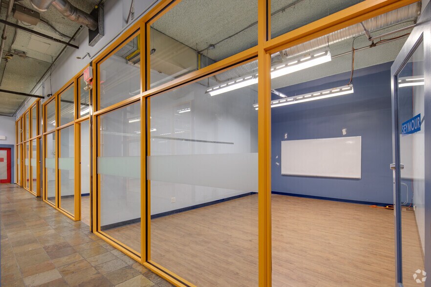 More Photos Of 541-547 Seymour St, Vancouver Storefront Retail Office For Lease