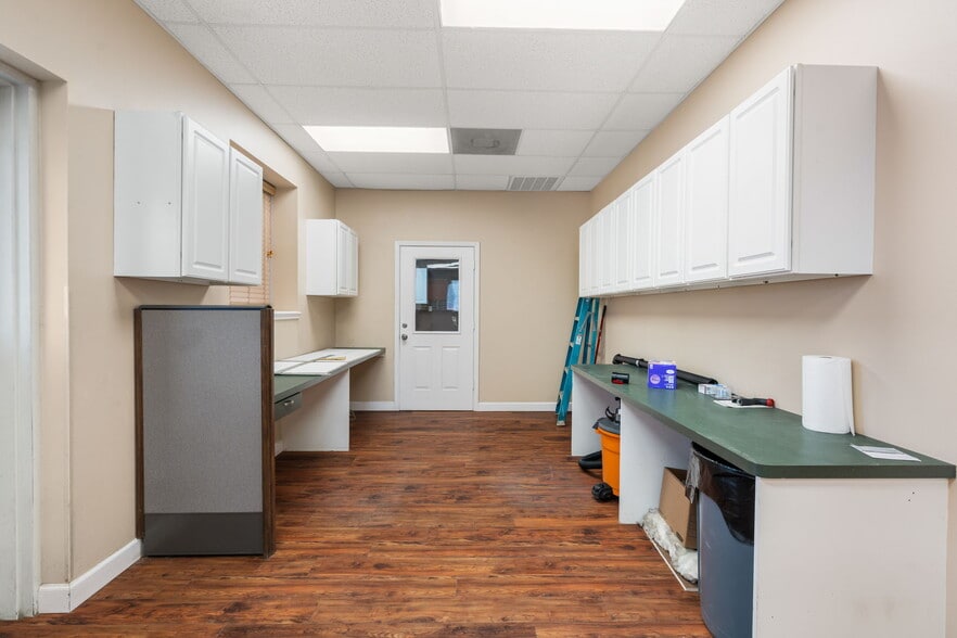 More Photos Of 2200 Sciaaca Rd, Spring Office For Sale