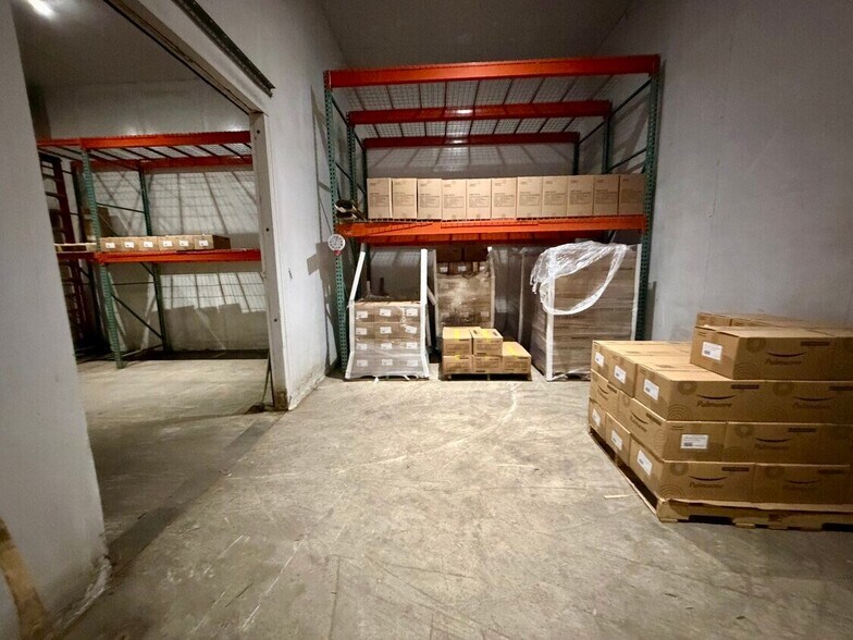 More Photos Of 30 Rockland Park Ave, Tappan Warehouse For Lease