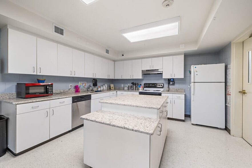 More Photos Of 11651 W Parmer Ln, Cedar Park Daycare Center For Sale