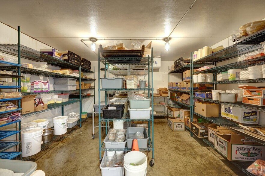 More Photos Of 996 Pacific Dr, Hammond Restaurant For Sale