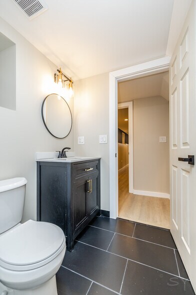 More Photos Of 6129 N Ravenswood Ave, Chicago Multifamily For Sale