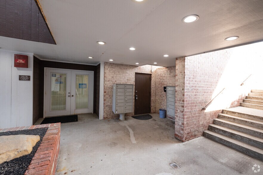 More Photos Of 3771 Nesconset Hwy, South Setauket Medical For Lease