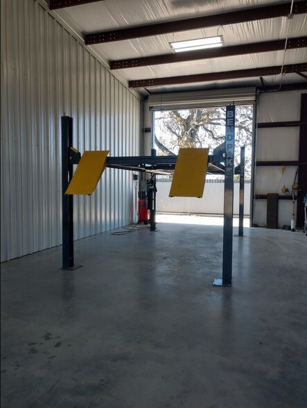 More Photos Of 5969 Jones Rd, Bryan Warehouse For Lease