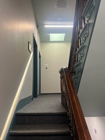 More Photos Of 605 Burns St, Cincinnati Office For Lease