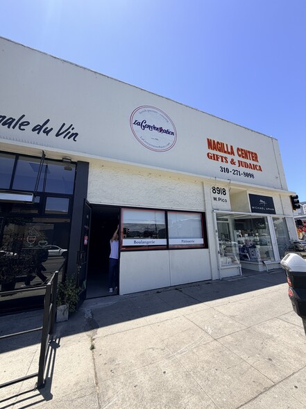 More Photos Of 8912-8918 W Pico Blvd, Los Angeles Storefront For Lease