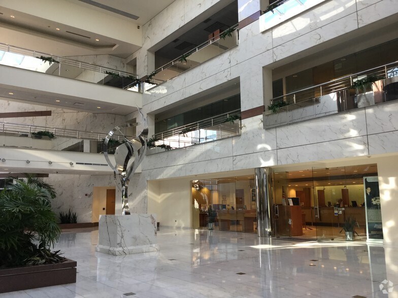 More Photos Of 600 N Buffalo Grove Rd, Buffalo Grove Office For Lease