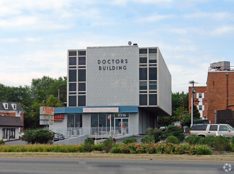 More Photos Of 6316 Castle Pl, Falls Church Medical For Lease