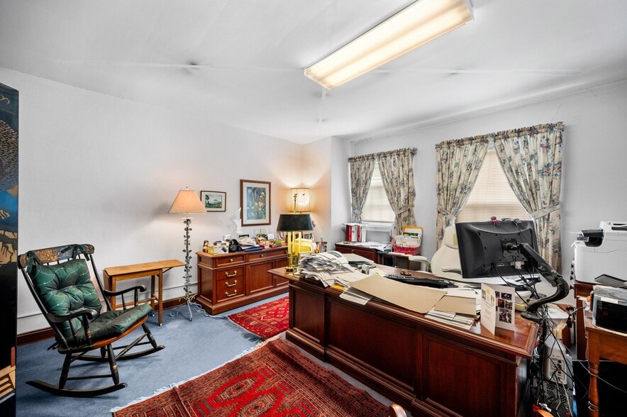 More Photos Of 16903 Fischer Rd, Cleveland Office For Sale