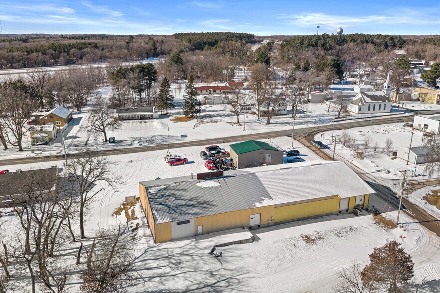 More Photos Of 108 S Front St, Coloma General Retail For Sale