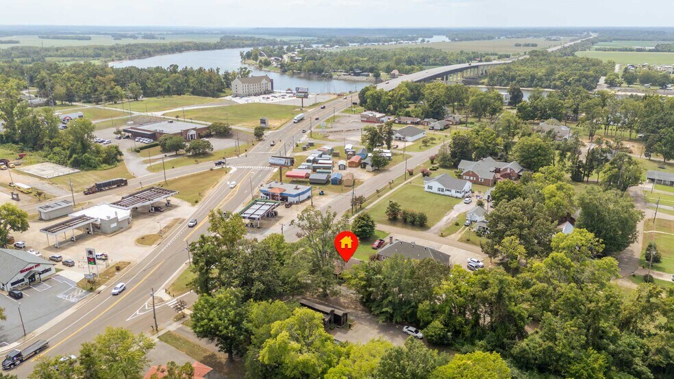 More Photos Of 40 W Main St, Savannah Office For Sale