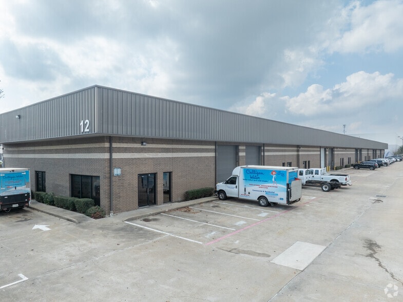 More Photos Of 5829 W Sam Houston Pky N, Houston Unknown For Lease