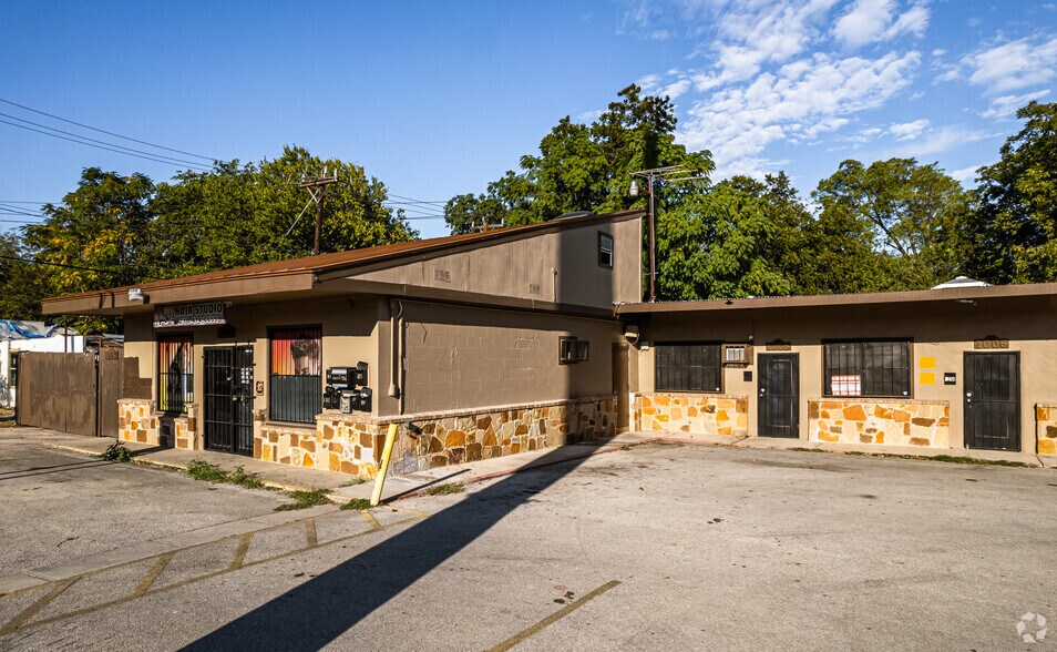 More Photos Of 1006 West Ave, San Antonio Freestanding For Sale