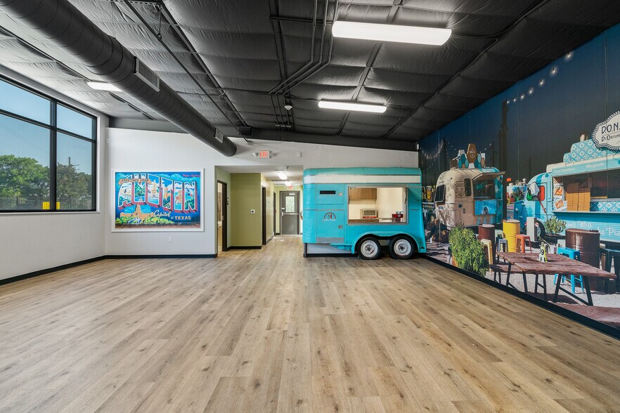 More Photos Of 6111 N FM 620, Austin Daycare Center For Lease