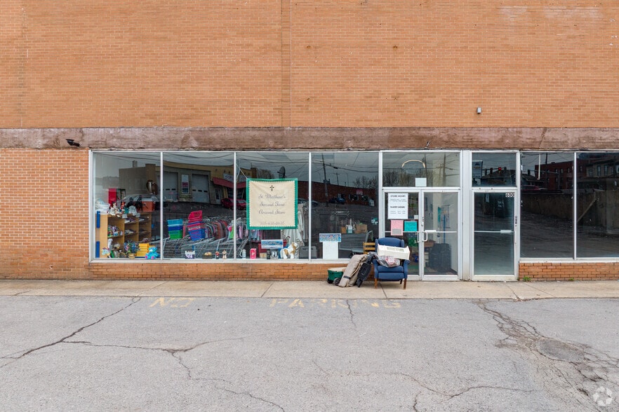 More Photos Of 600 W Manlius St, East Syracuse Freestanding For Lease