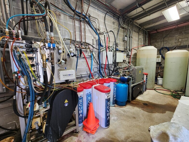 More Photos Of 923 N Morley St, Moberly Carwash For Sale