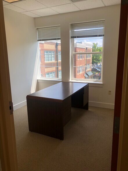 More Photos Of 44031 Pipeline Plz, Ashburn Coworking Space