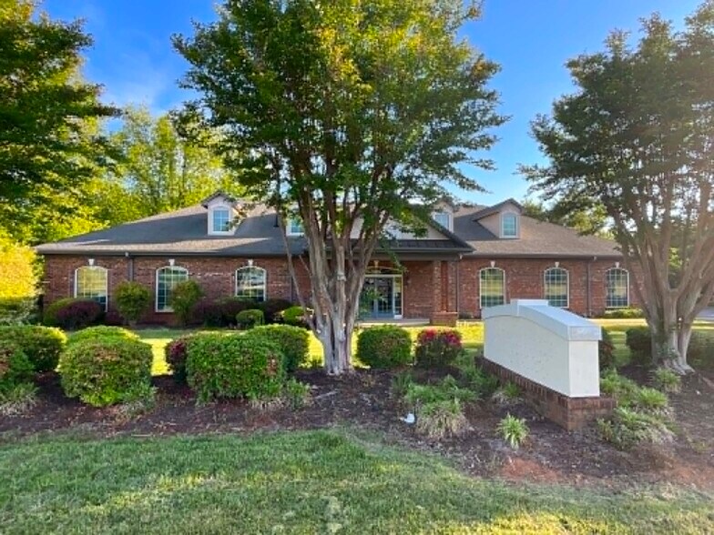 More Photos Of 7261 Burlington Rd, Whitsett Office For Sale