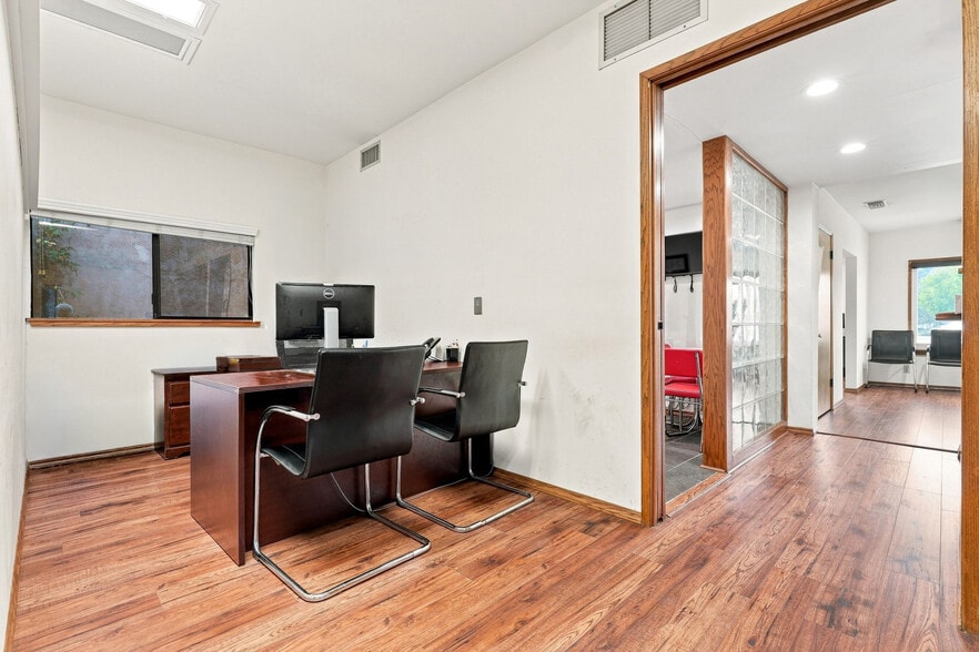 More Photos Of 1063 Colorado Blvd, Eagle Rock Medical For Sale