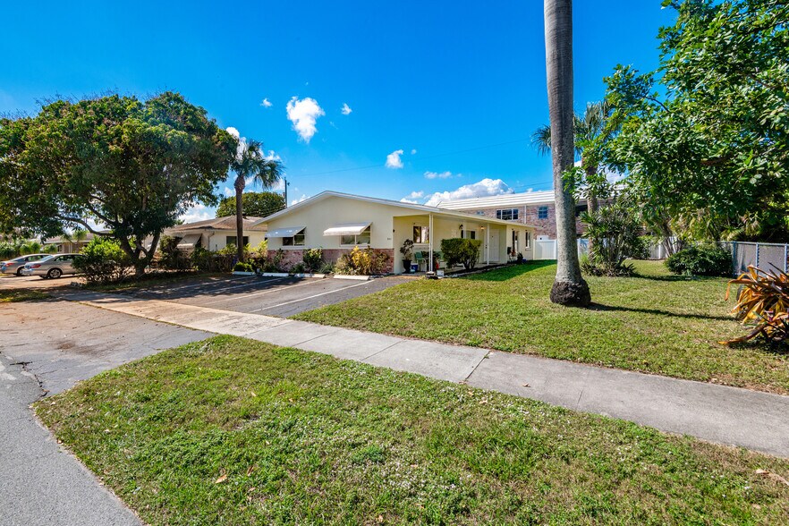 More Photos Of 321 SE 1st Ave, Pompano Beach Multifamily For Sale