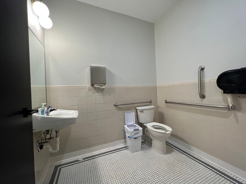 More Photos Of 24 S Centre St, Merchantville Restaurant For Sale