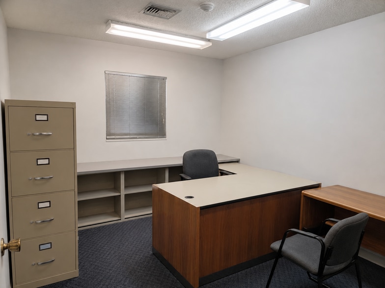 More Photos Of 3905 S Shade Ave, Sarasota Office For Sale