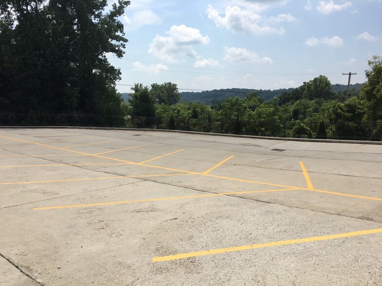 More Photos Of 1903 Grand Central Ave, Vienna General Retail For Sale