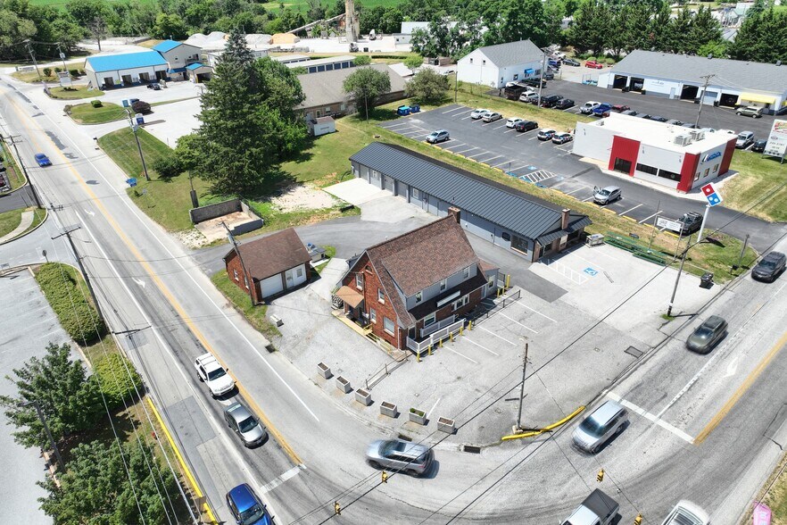 More Photos Of 550 S Main St, Shrewsbury Freestanding For Lease