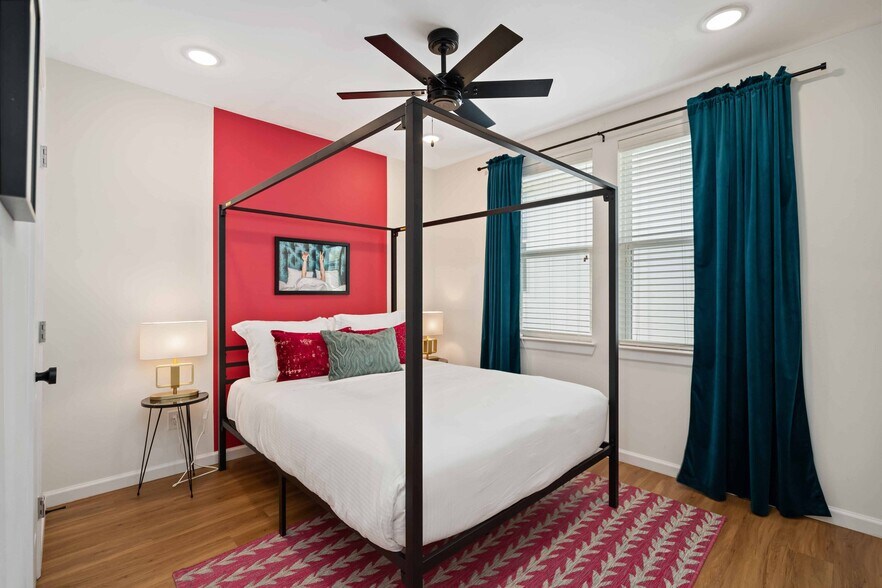 More Photos Of 2806 Rosewood St, Houston Multifamily For Sale