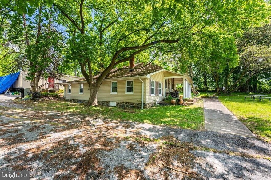 More Photos Of 6712 Dogwood Rd, Woodlawn Schools For Sale