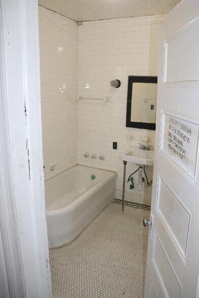 More Photos Of 500 Cherry St, Elizabeth Assisted Living For Sale