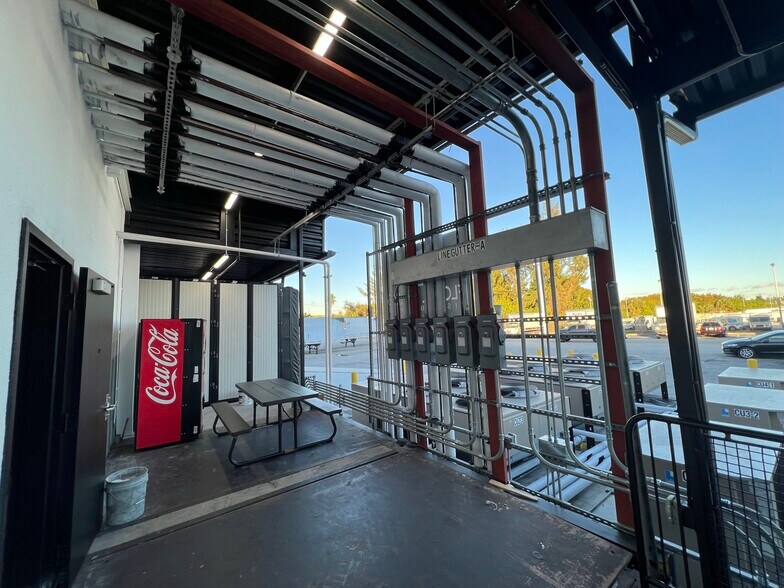 More Photos Of 7500 NW 25th St, Miami Refrigeration Cold Storage For Sale