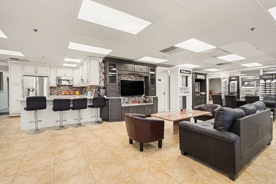 More Photos Of 101 S 17th St, Harrisburg Warehouse For Sale