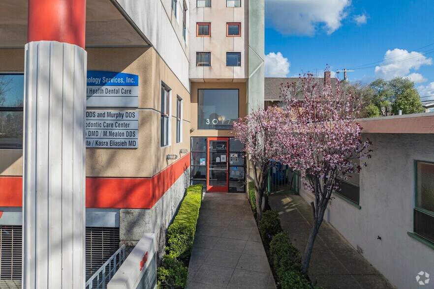 More Photos Of 3017 Telegraph Ave, Berkeley Medical For Lease